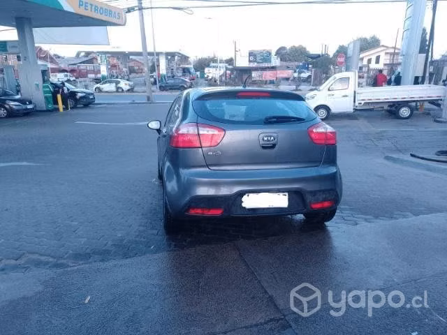 Kia rio 5 al día y transferible - Imagen 2