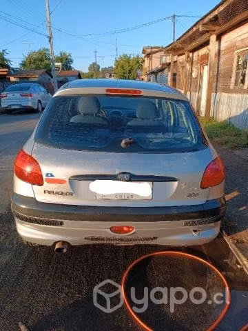 Vendo Peugeot 206 xr1.6 ( conversable )