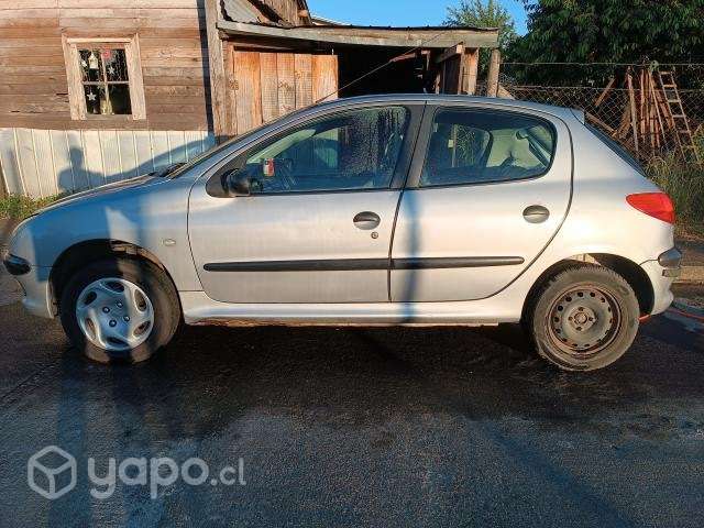 Vendo Peugeot 206 xr1.6 ( conversable ) - Imagen 8