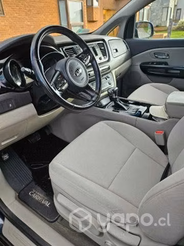 Kia motors grand carnival 2017
