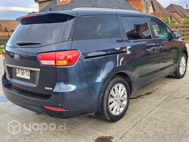 Kia motors grand carnival 2017