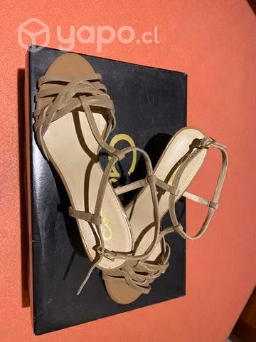 Sandalias Gacel número 35 cuero