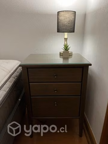 Cama Rosen dos Plz con veladores y lámparas