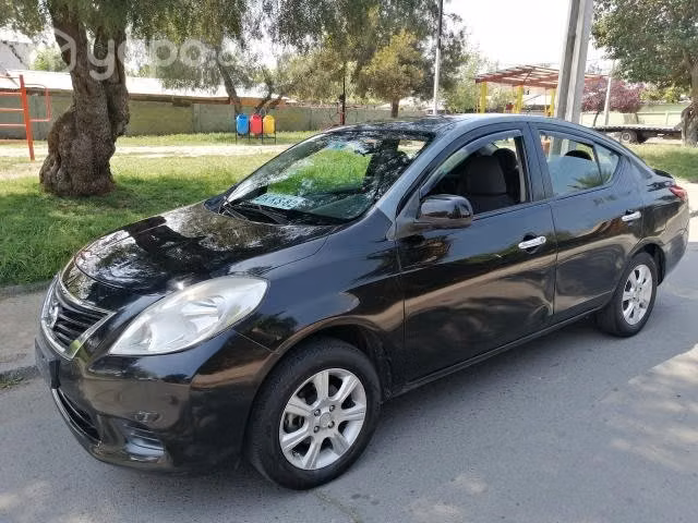 Vendo Nissan Versa 2014