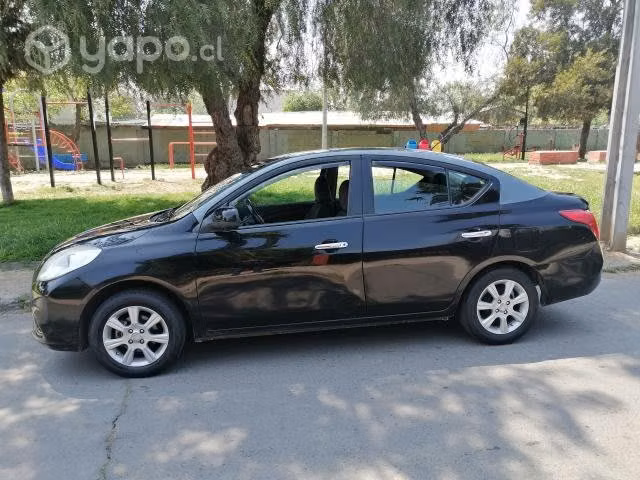 Vendo Nissan Versa 2014