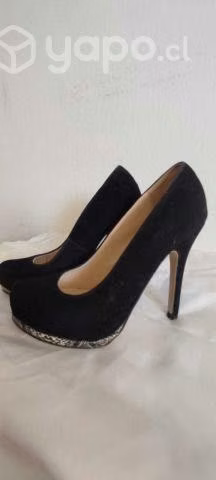 Zapatos negros de gamuza