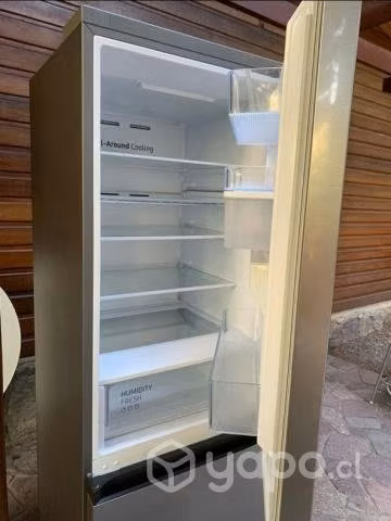 Refrigerador Samsung casi nuevo modeloRB34T632FSA