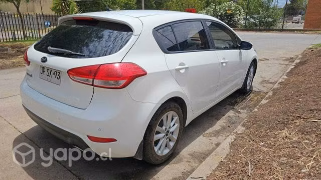 Kia cerato 5 2017