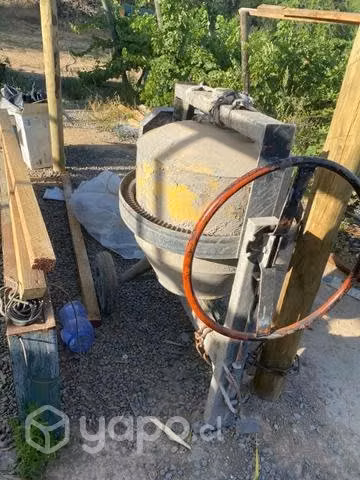 Trompo con poco uso a bencina