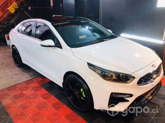 Kia Cerato impecable por dentro y por fuera