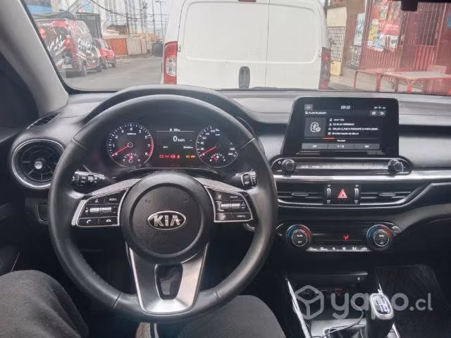Kia Cerato impecable por dentro y por fuera