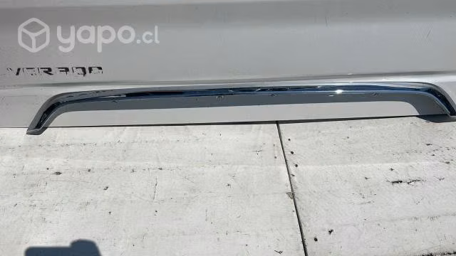 Bisel parachoque trasero nissan pathfinder (17-21)