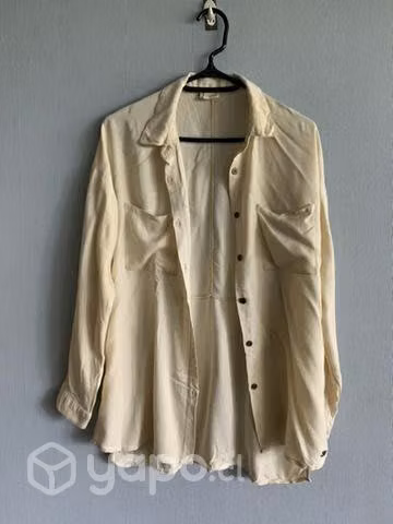 Blusa Umbrale, un básico en talla S.