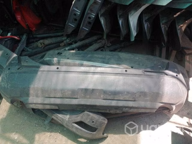Parachoque trasero rav4 2021 original