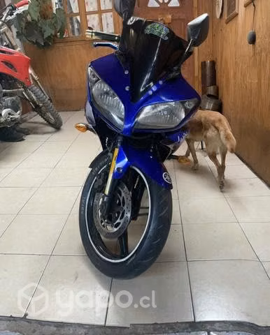 Moto Yamaha r15