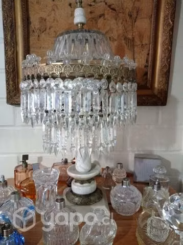 Lampara con cristales y mármol