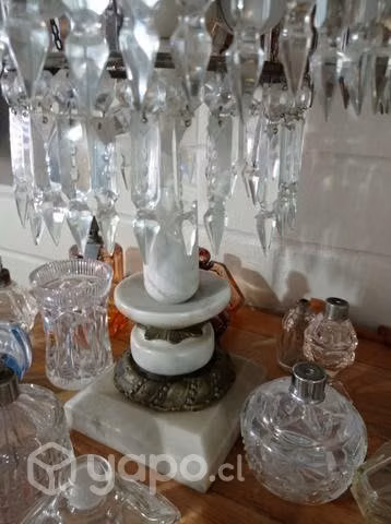 Lampara con cristales y mármol