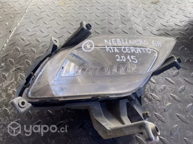 Neblinero delantero RH kia cerato 2015