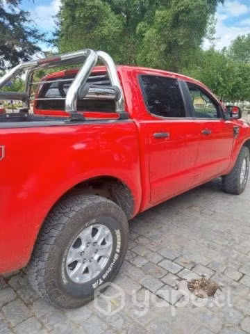 Vendo o Permuto Ford
