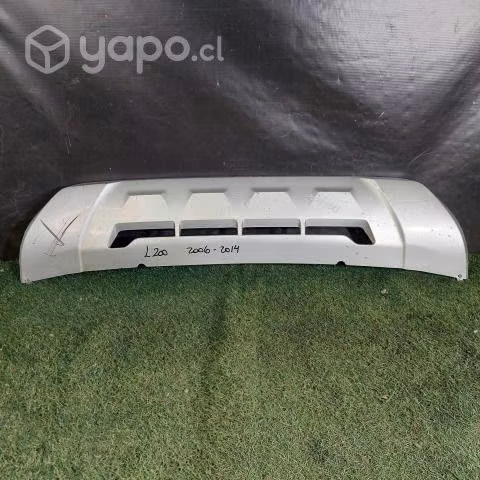 Moldura de parachoque delantero mitsubishi l200 20