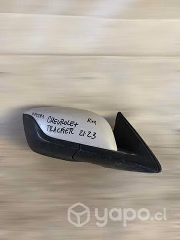 Espejo retrovisor rh Chevrolet tracker 2021-2023