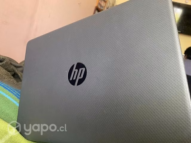 Notebook HP 240 G8 - Imagen 3