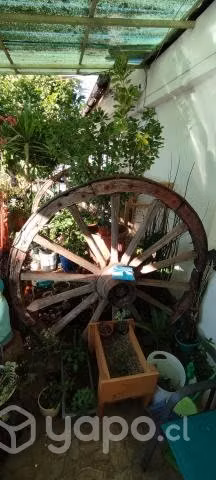 2 ruedas antiguas con su eje