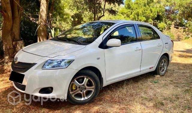 Se vende Toyota Yaris 2011, 1.5, manual, bencinero - Imagen 3