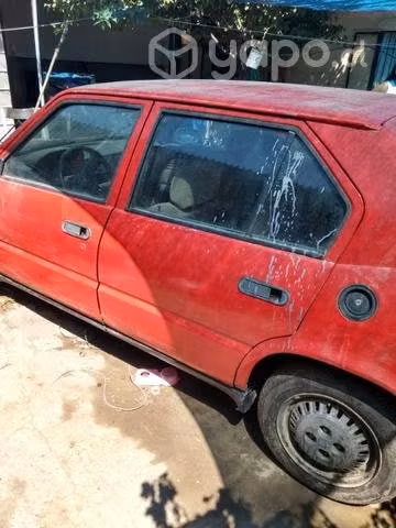 Auto Antiguo Alfa Romeo año 1987