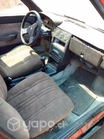 Auto Antiguo Alfa Romeo año 1987