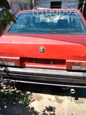 Auto Antiguo Alfa Romeo año 1987