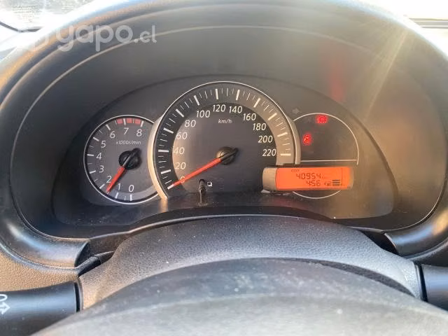 Nissan march 2017