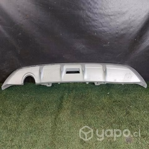 Moldura de parachoque trasero chevrolet groove 202