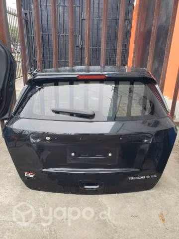 Portalon sin cubierta interior tracker 1.8 2017