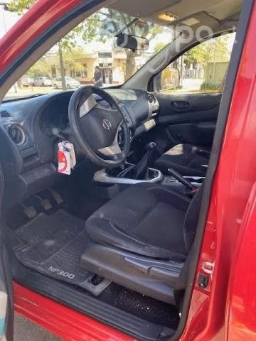 Nissan np300 2016