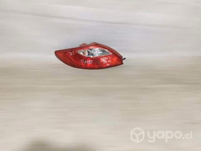 Foco trasero LH Mazda 
