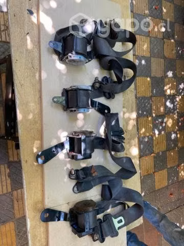 Cinturones de seguridad baleno