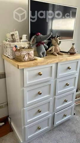 Cómoda madera nueva