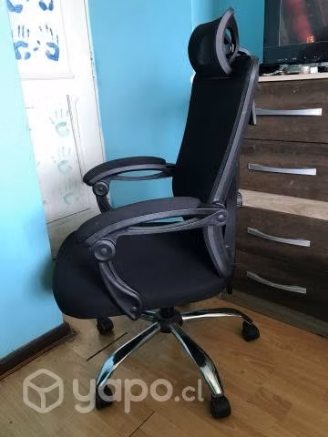 Silla negra de oficina