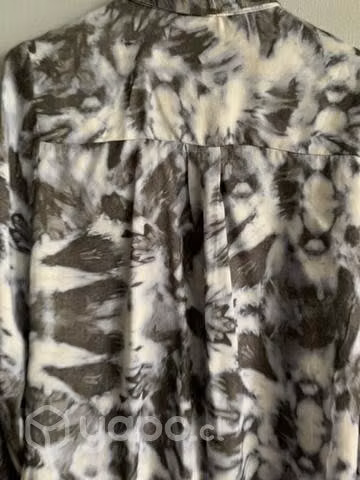 Blusa umbrale, un básico en talla S. - Imagen 3