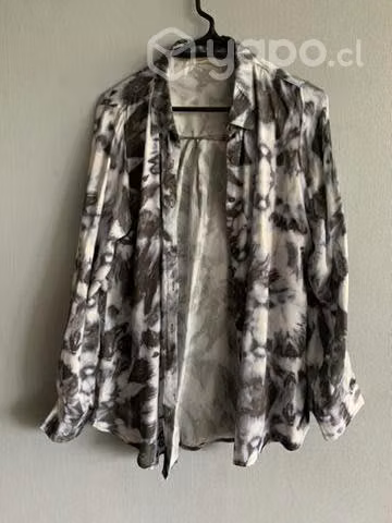 Blusa umbrale, un básico en talla S. - Imagen 2
