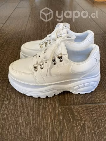 Zapatillas NUEVAS