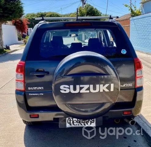 Suzuki grand nomade 2011