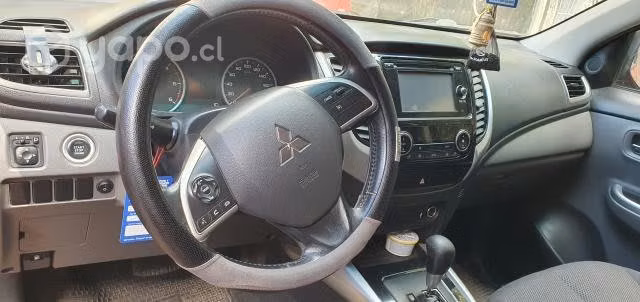 Se vende camioneta automática full - Imagen 4