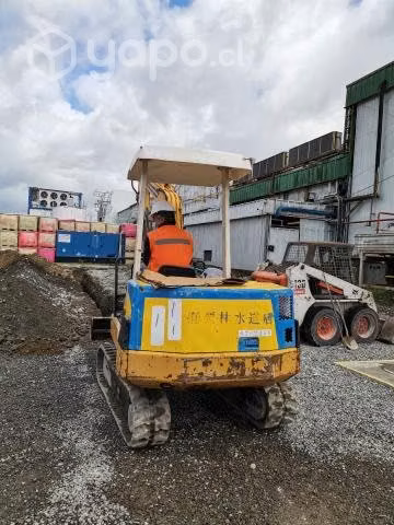 Miniexcavadora komatzu C20 año 2002