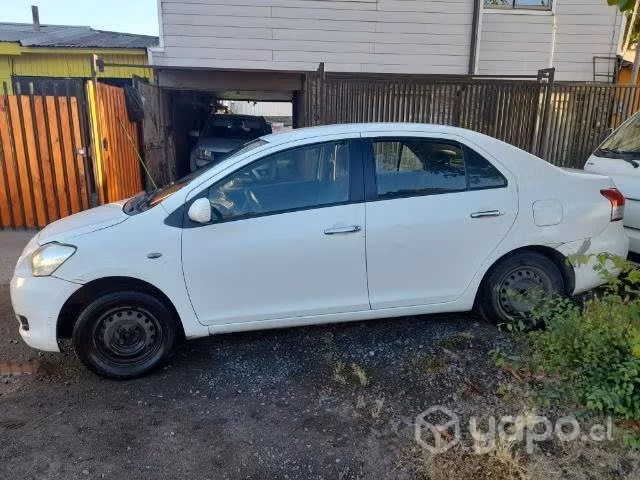 Toyota yaris unico dueño
