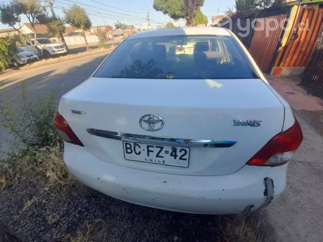 Toyota yaris unico dueño