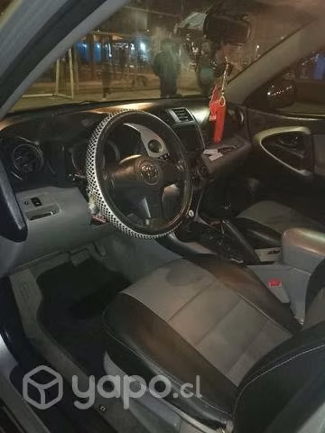 Toyota RAV4 2008 en muy buen estado