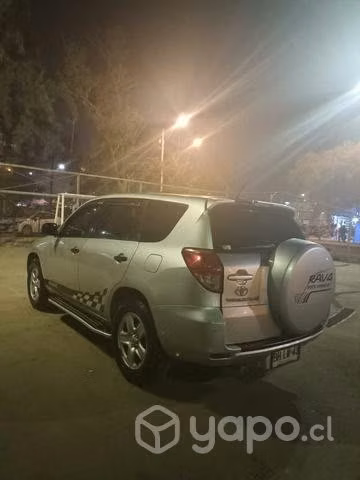 Toyota RAV4 2008 en muy buen estado