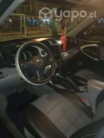Toyota RAV4 2008 en muy buen estado